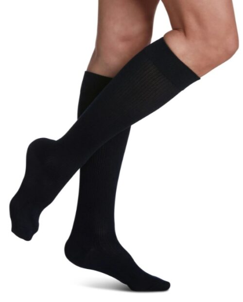 Sigvaris Casual Cotton 15-20 mmHg Compression Knee High, Mens and Womens - Image 2