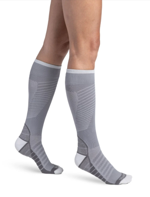 Sigvaris 432 Motion Flow Tech Mens and Womens  20-30 mmHg Compression Knee High Sock - Image 3